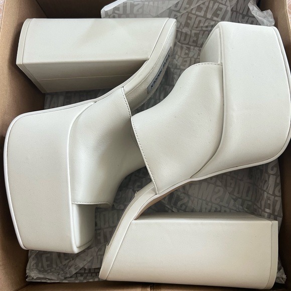 Steve Madden Trixie Platform Heels - Picture 4 of 9